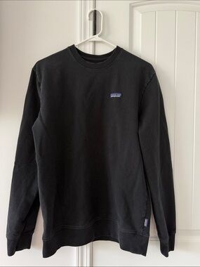 Patagonia Black Crewneck Sweatshirt with Small Logo